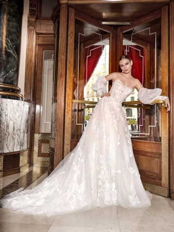 Privee by Pronovias #CYDNUS #1 frontface vertical thumbnail