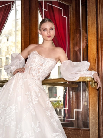 Privee by Pronovias #CYDNUS #6 frontface vertical cropped thumbnail