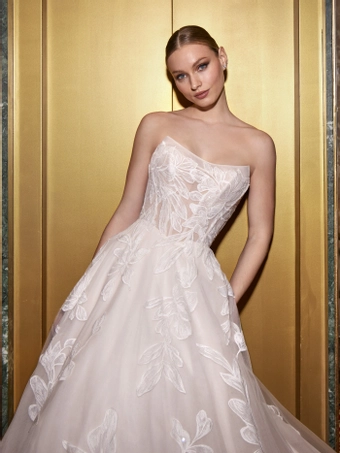 Privee by Pronovias #CYDNUS #5 frontface vertical cropped thumbnail