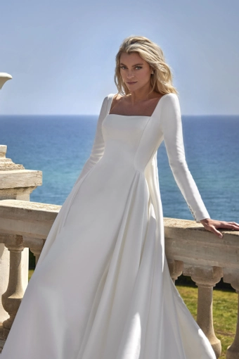 Privee by Pronovias Dravor #3 frontface vertical cropped thumbnail