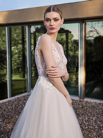 Privee by Pronovias Drevor #0 vertical cropped thumbnail