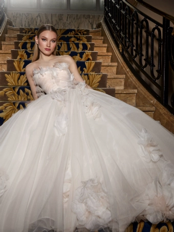 Privee by Pronovias DYEUS #6 frontface vertical cropped thumbnail