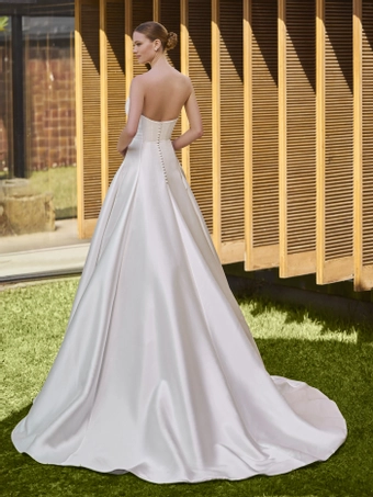 Privee by Pronovias Floure #1 default backface vertical thumbnail