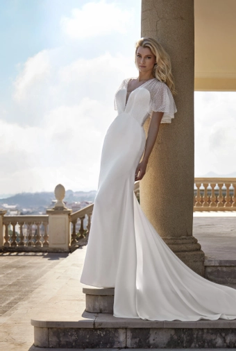 Privee by Pronovias Glaser #0 default frontface vertical thumbnail