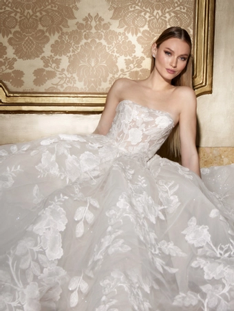 Privee by Pronovias #IDAEA #4 frontface vertical cropped thumbnail