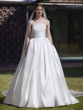 Privee by Pronovias Imperi #0 default frontface vertical thumbnail