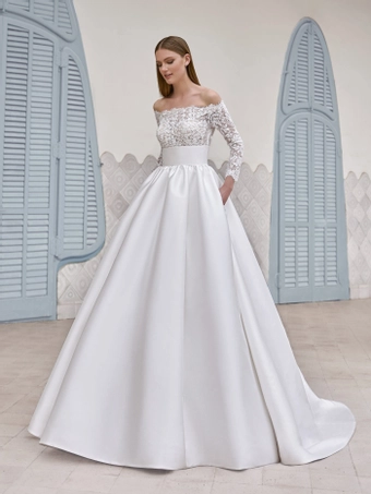 Privee by Pronovias Majory #0 default frontface vertical thumbnail