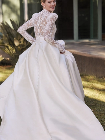 Privee by Pronovias Massy #5 backface vertical cropped thumbnail