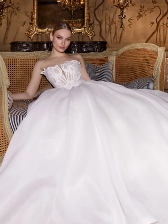 Privee by Pronovias #MENDEIS #4 frontface vertical cropped thumbnail