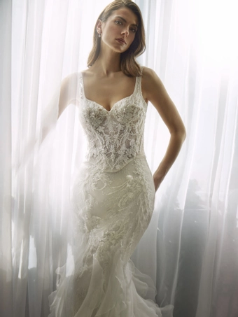 Privee by Pronovias #NICAEA #5 frontface vertical cropped thumbnail