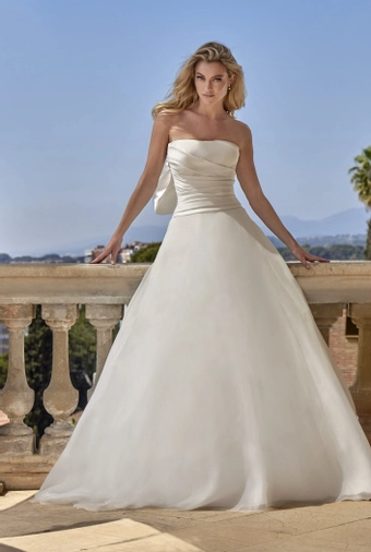Privee by Pronovias Olwia #0 default frontface vertical thumbnail