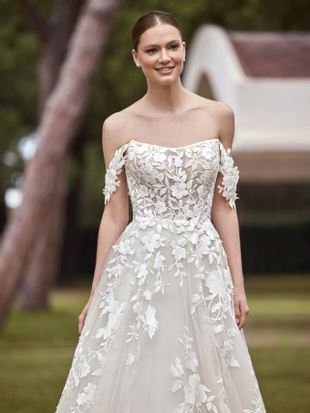 Privee by Pronovias #Sybil #2 frontface vertical cropped thumbnail