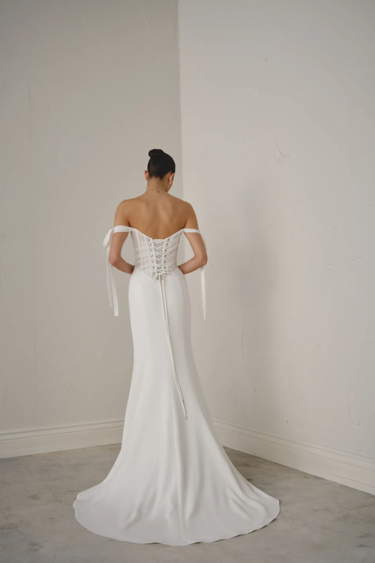 Justin Alexander Signature Backface Thumbnail Image