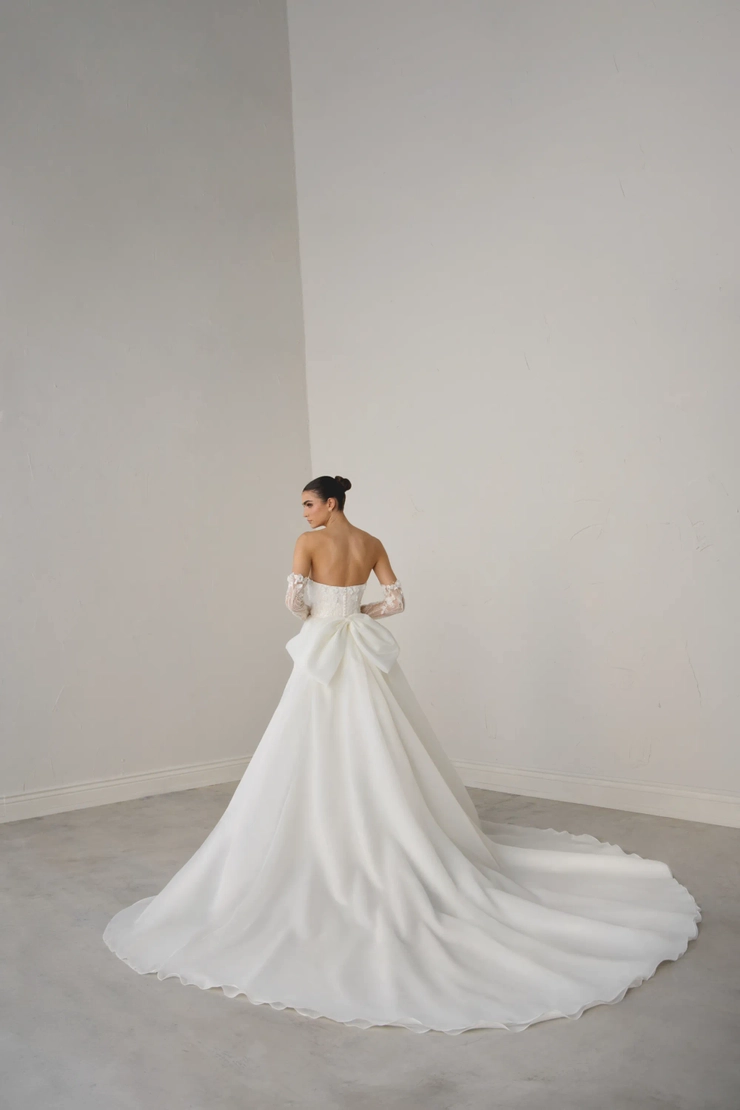 Justin Alexander Signature Backface Thumbnail Image