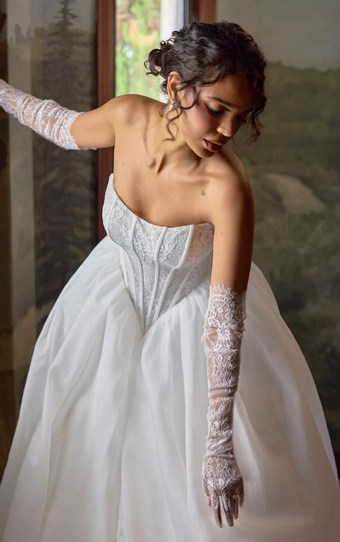 Essense of Australia Style #D4458 #5 frontface vertical cropped thumbnail