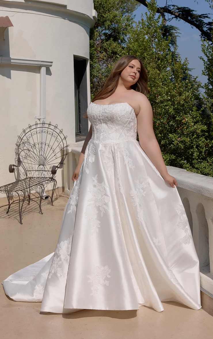 Essense of Australia Plus Size Every Body Every Bride Spring 2026 Default Thumbnail Image