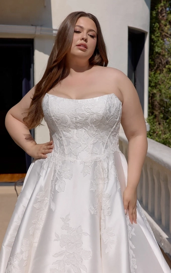 Essense of Australia Plus Size #D4407 #2 frontface vertical cropped thumbnail