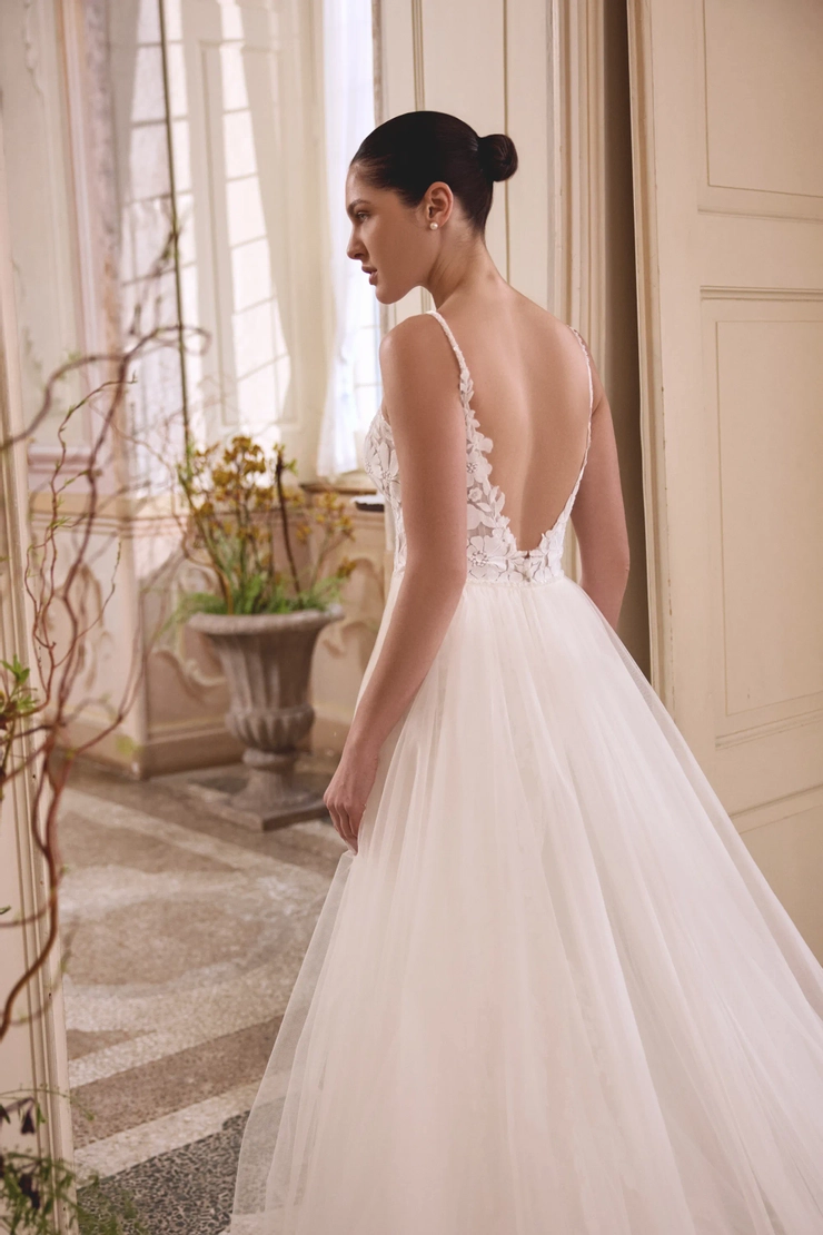 Justin Alexander Style #88481 #10 backface vertical cropped picture