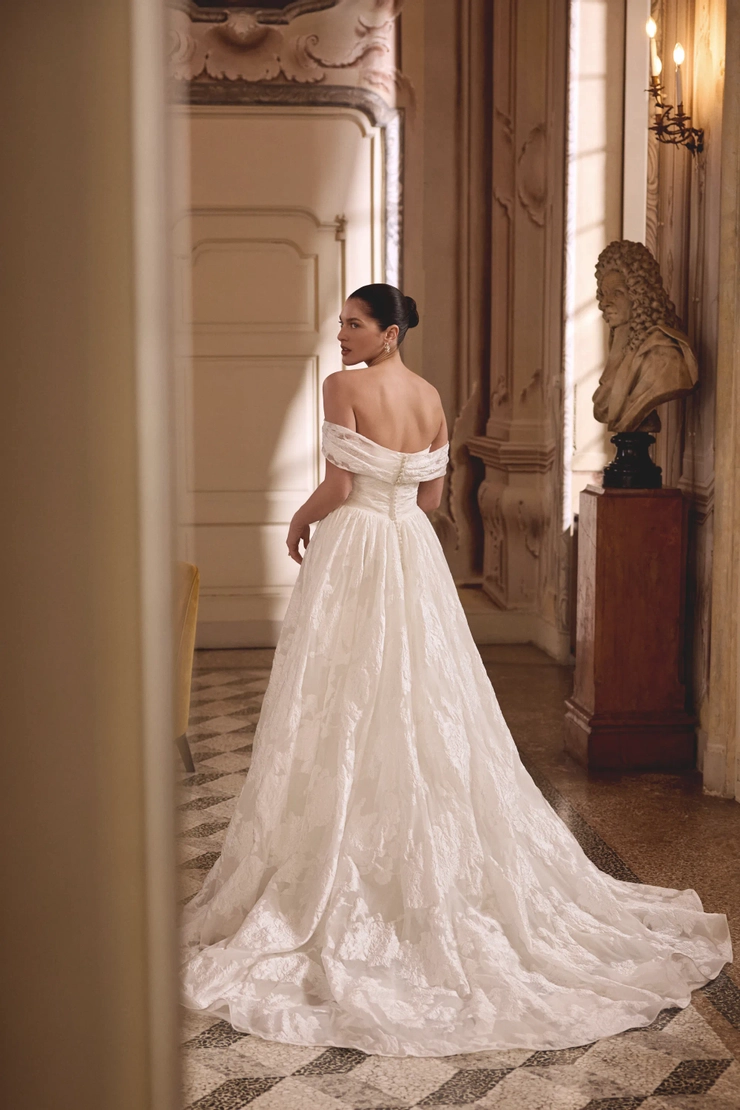 Justin Alexander Backface Thumbnail Image