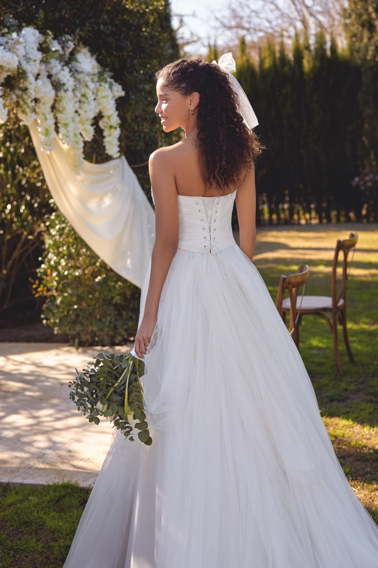 Lillian West Style #66411 #4 backface vertical cropped picture