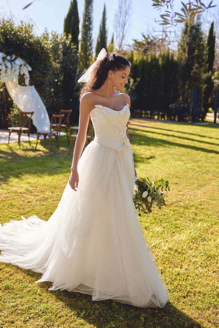 Lillian West Style #66411 #1 frontface vertical picture