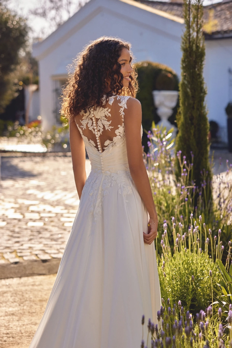 Lillian West Style #66415 #4 backface vertical cropped picture