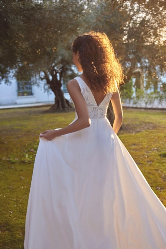 Lillian West Style #66419 #5 backface vertical cropped thumbnail