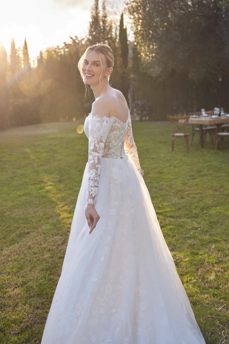 Lillian West Style #66420 #6 backface vertical cropped picture