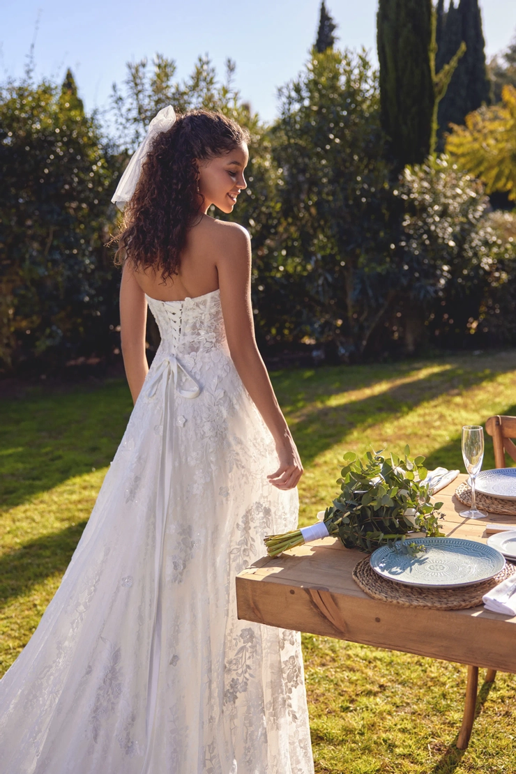 Lillian West Style #66432 #4 backface vertical cropped picture