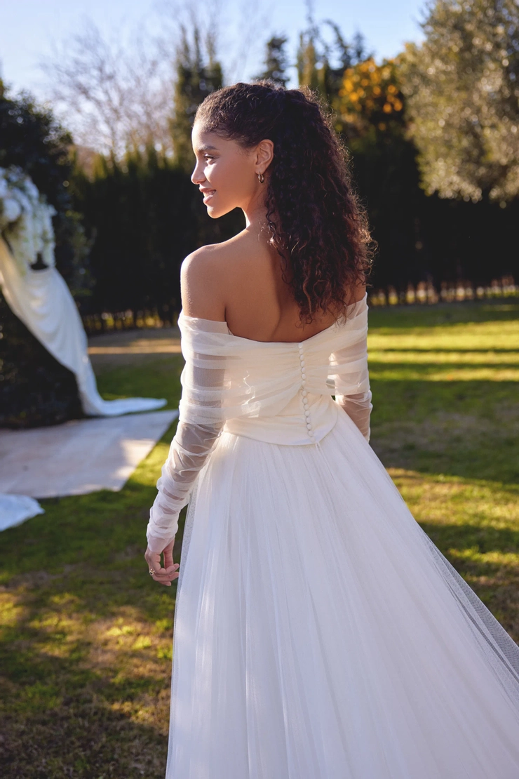 Lillian West Style #66435 #7 backface vertical cropped picture