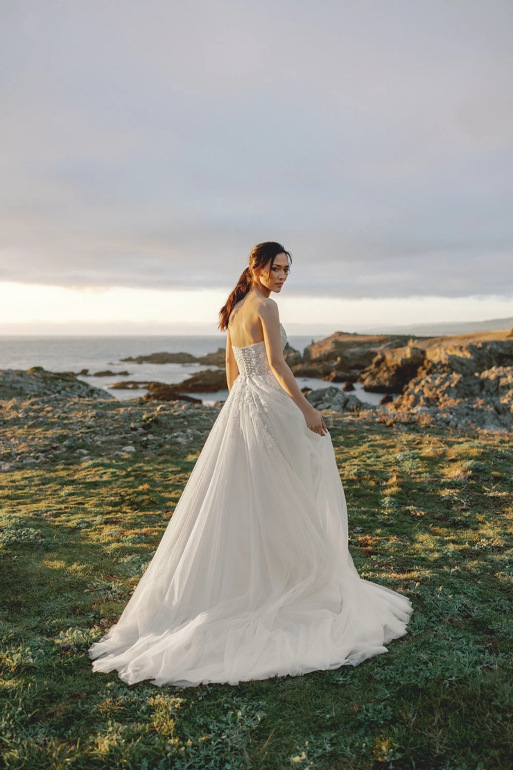 Adore by Justin Alexander - 11424 | Alan Evans