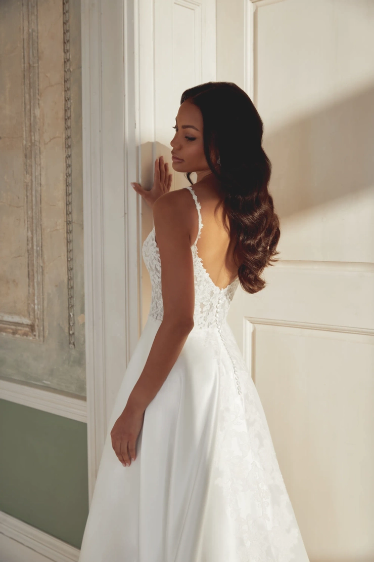 Justin Alexander Sincerity Style #44539 #12 backface vertical cropped picture