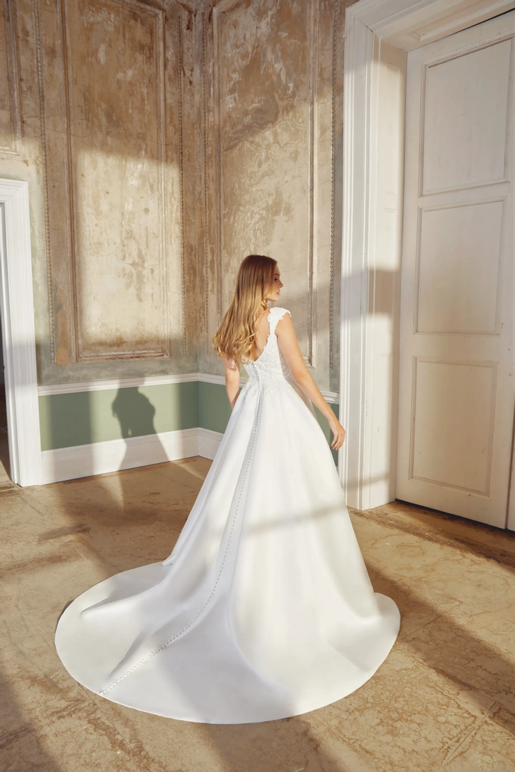 Justin Alexander Sincerity Backface Thumbnail Image