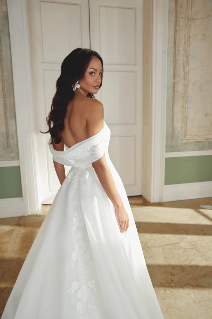 Justin Alexander Sincerity Style #44553 #10 backface vertical cropped picture