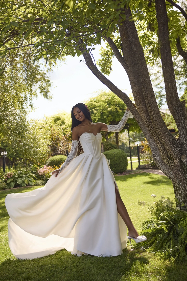 Rebecca Ingram Zorina 26RN417A01 #1 frontface vertical picture