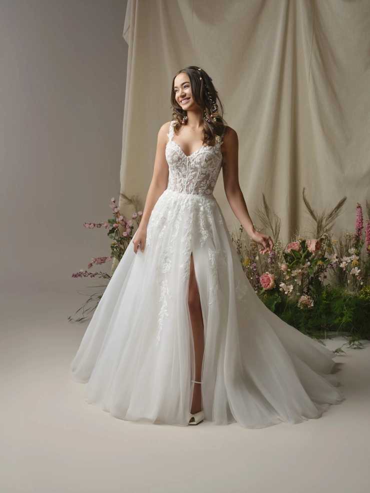 Rebecca Ingram Susan 26RN421A01 #1 frontface vertical picture