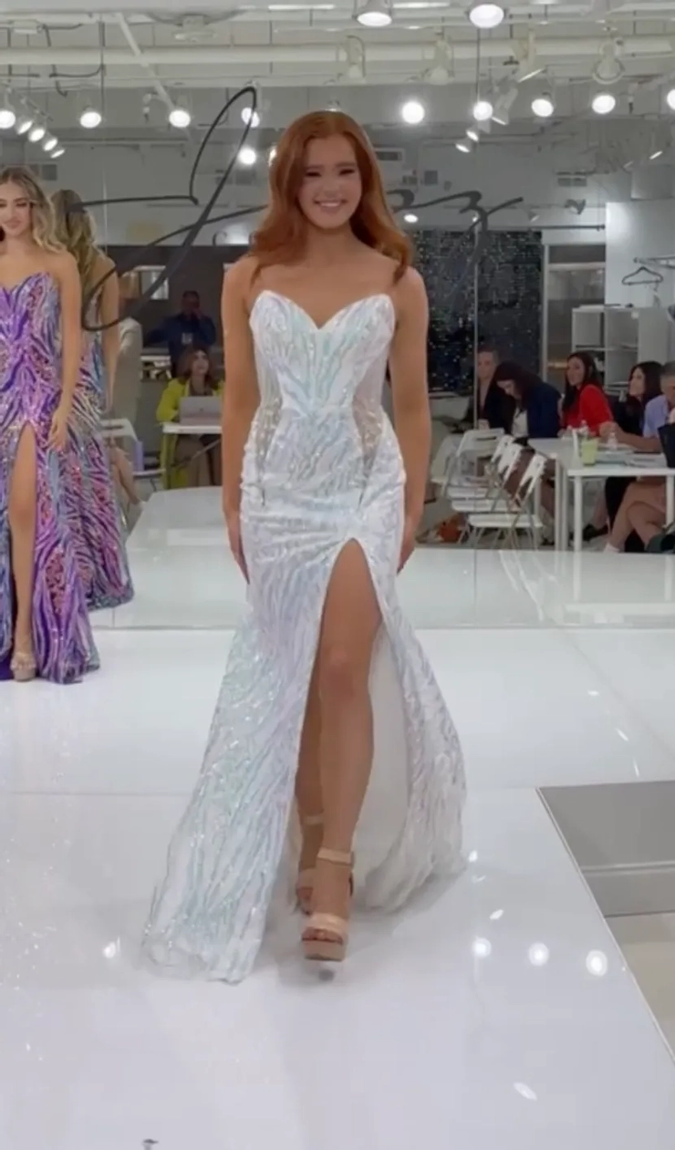 Jasz Couture Style #7949 #1 frontface vertical picture