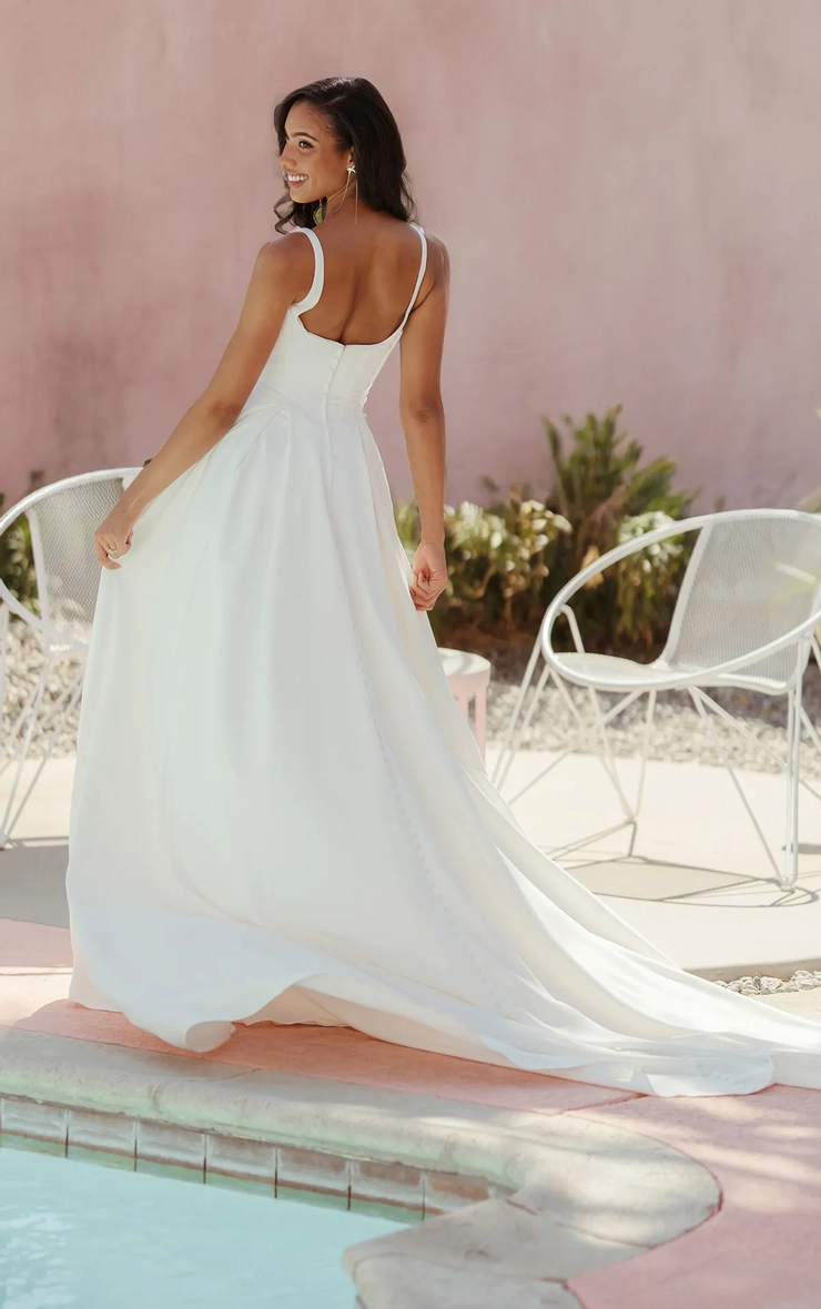 Stella York Spring 2026 Backface Thumbnail Image