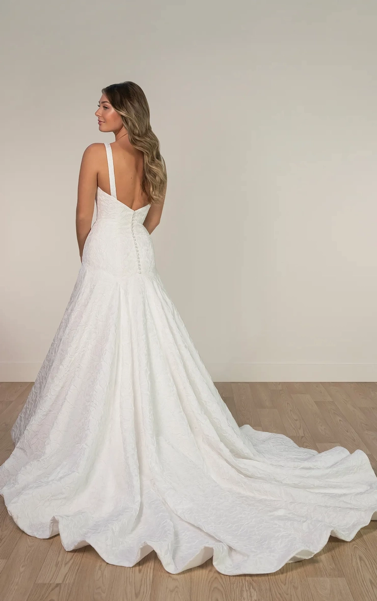 Stella York Spring 2026 Backface Thumbnail Image
