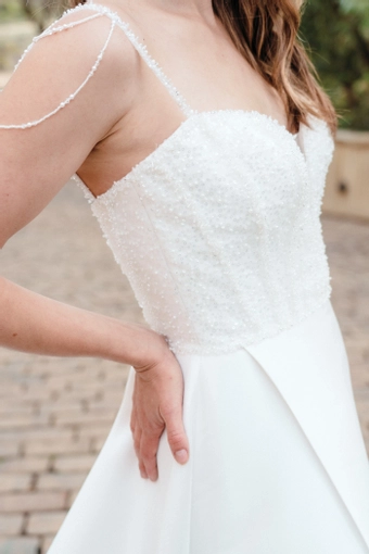 Evelyn Bridal Dalia #4 frontface vertical cropped thumbnail