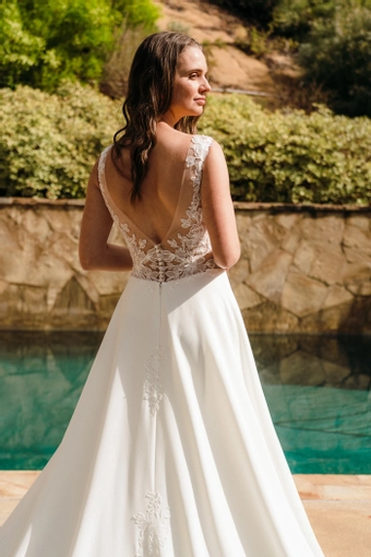 Evelyn Bridal Emma #6 default backface vertical cropped thumbnail