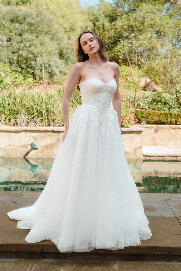 Evelyn Bridal Alba Image