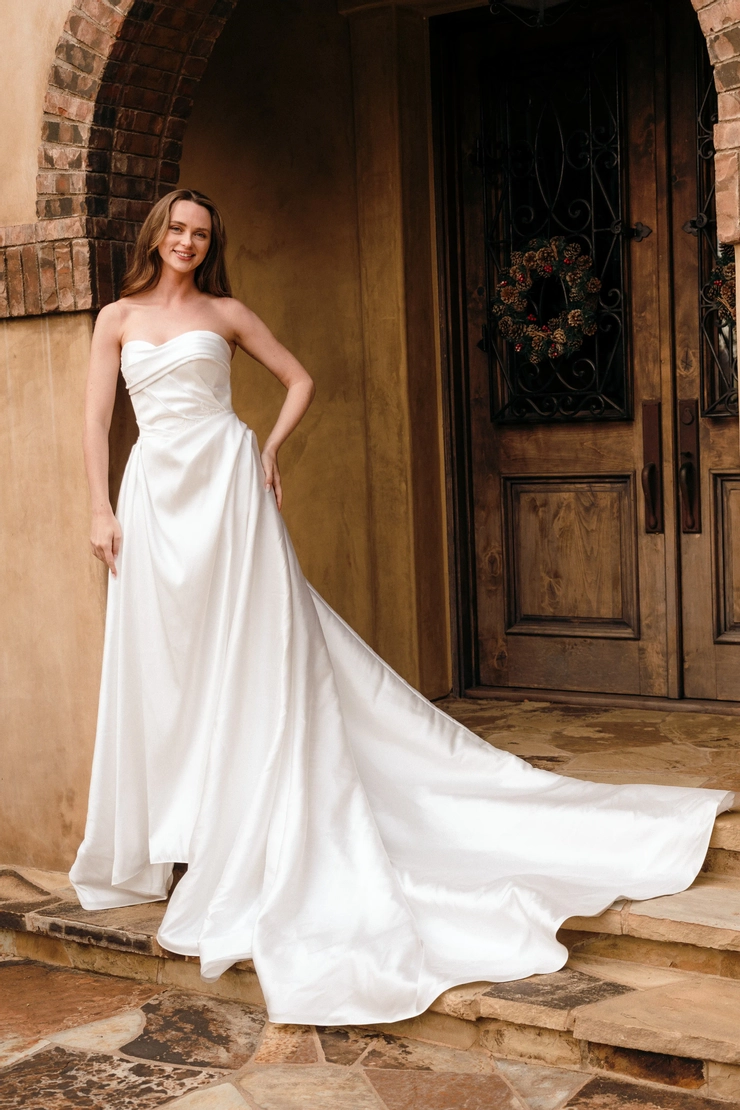 Nantes Collection by Evelyn Bridal Darla Image