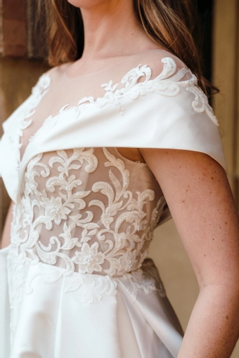 Nantes Collection by Evelyn Bridal Aria #2 frontface vertical cropped thumbnail