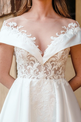 Nantes Collection by Evelyn Bridal Aria #4 frontface vertical cropped thumbnail