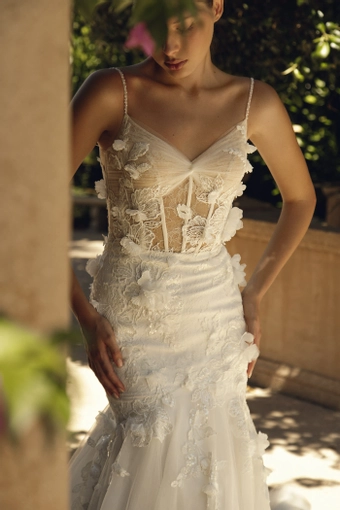 Elissar Style #0647 #3 frontface vertical cropped thumbnail