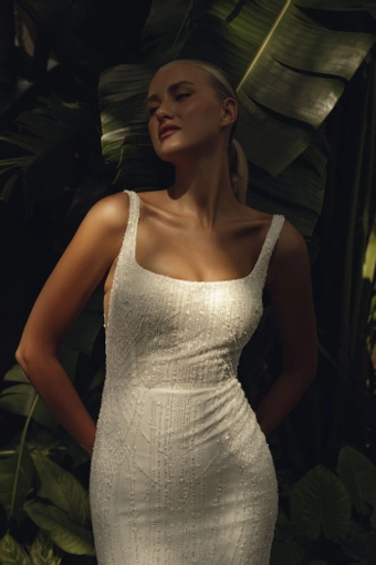 Elissar Style #1014 #3 frontface vertical cropped thumbnail