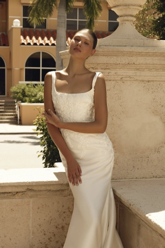 Elissar Style #1016 #2 frontface vertical cropped thumbnail