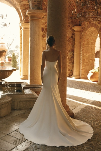 Elissar Collina #7 backface vertical thumbnail