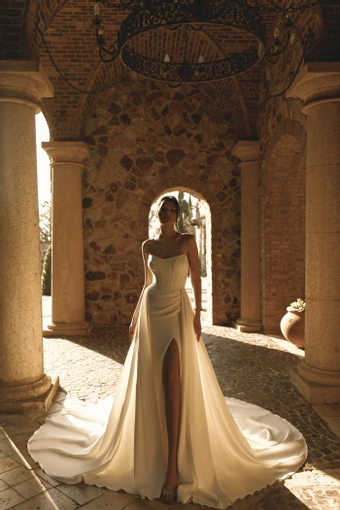 Elissar Collina #1 frontface vertical thumbnail